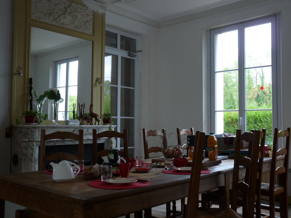 Le Betrot Bed & Breakfast Estissac Екстериор снимка
