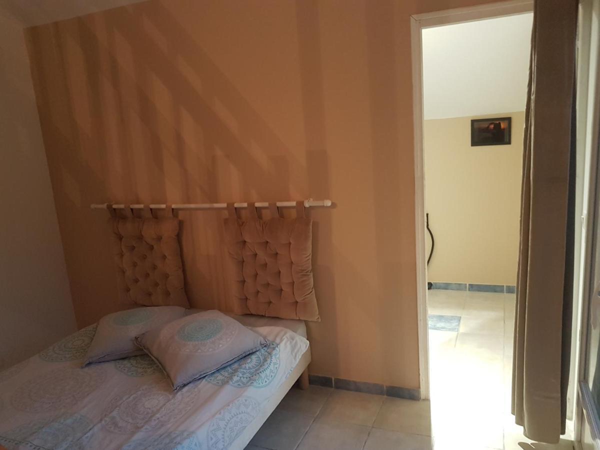 Le Betrot Bed & Breakfast Estissac Екстериор снимка